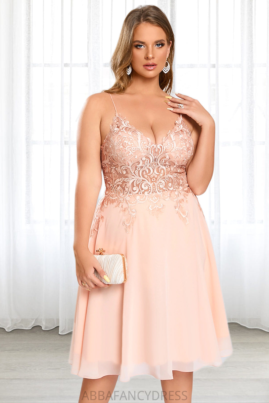 Aliana A-line V-Neck Knee-Length Chiffon Lace Homecoming Dress DRP0020527