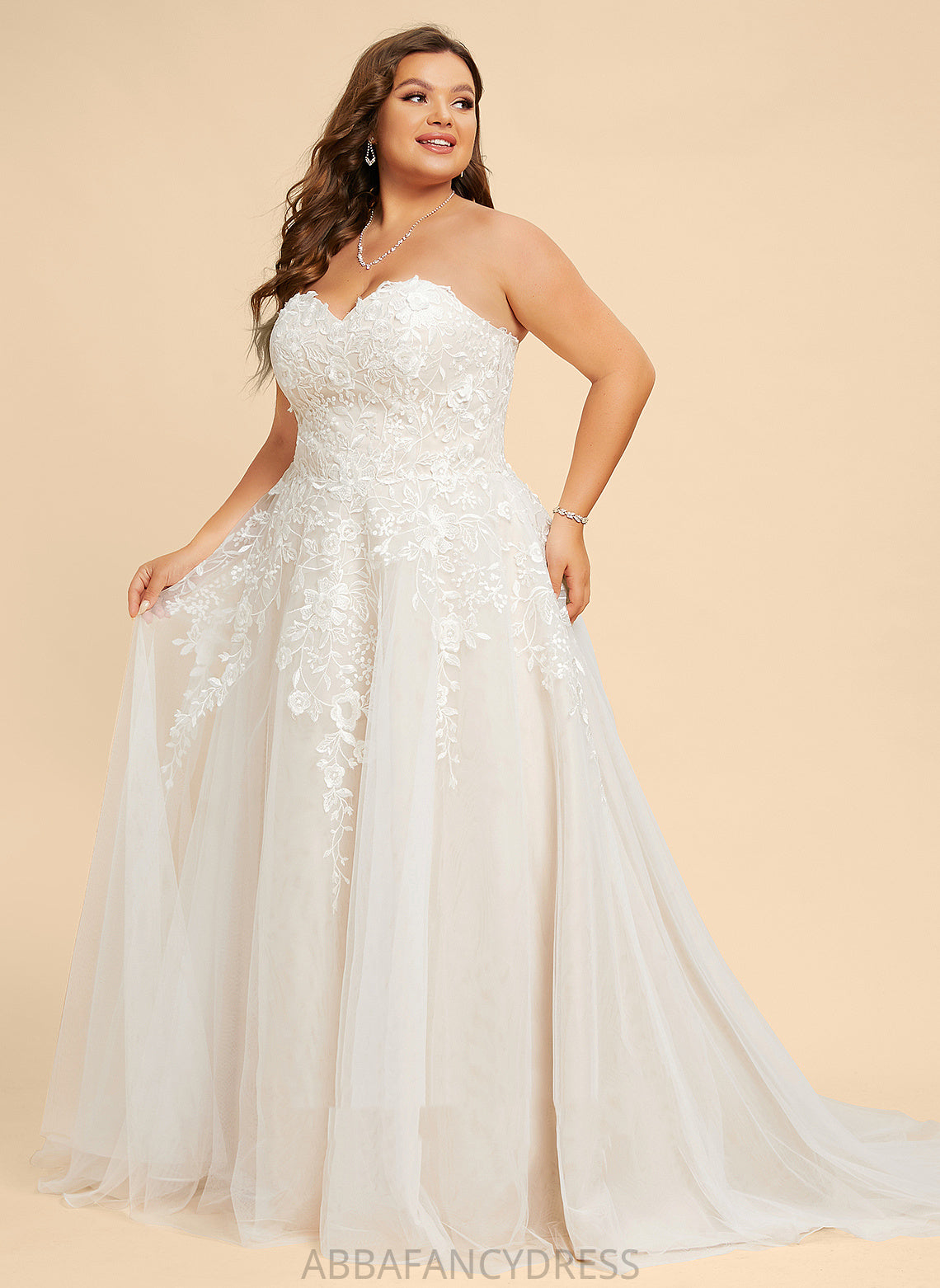 Court Wedding Dresses Sweetheart Train Wedding Ball-Gown/Princess Nathalia Lace Tulle Dress