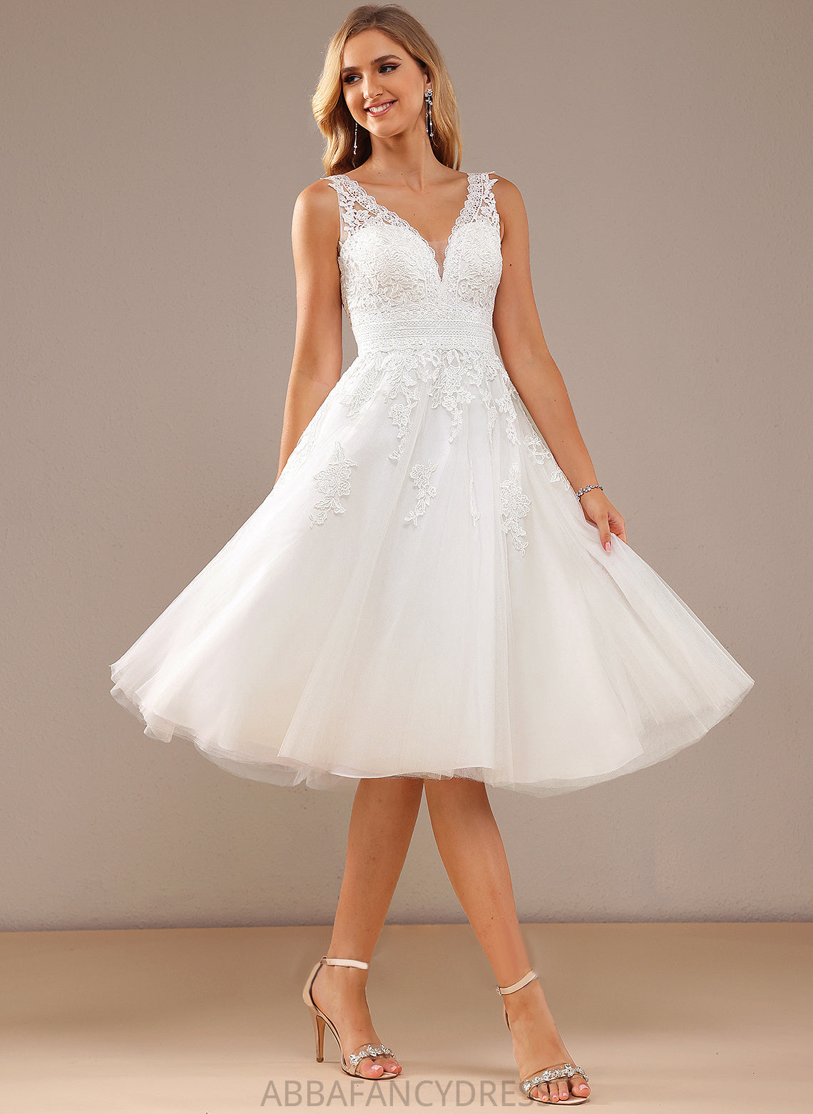 Knee-Length Lace Wedding Dresses Wedding Brooke A-Line Dress V-neck Tulle