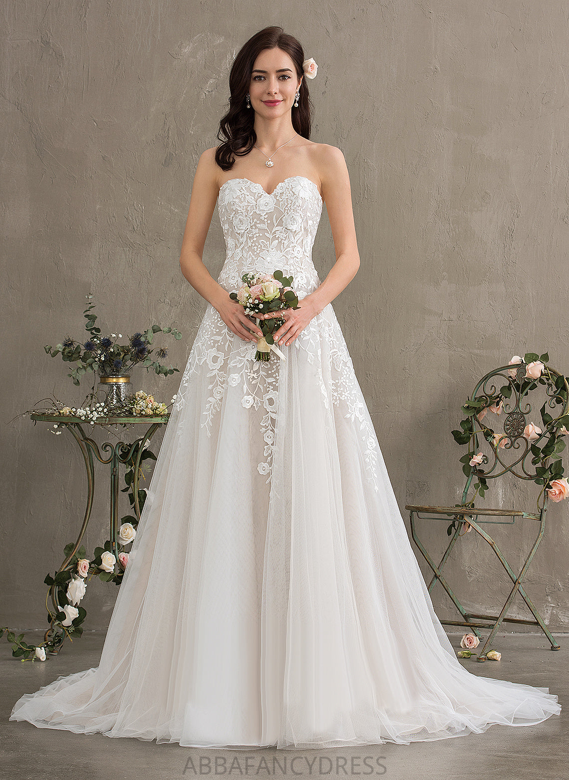 Court Wedding Dresses Sweetheart Train Wedding Ball-Gown/Princess Nathalia Lace Tulle Dress