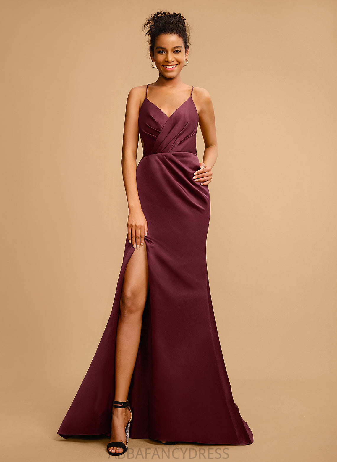 Sweep V-neck Adelyn Sheath/Column Train Prom Dresses Pleated With Satin