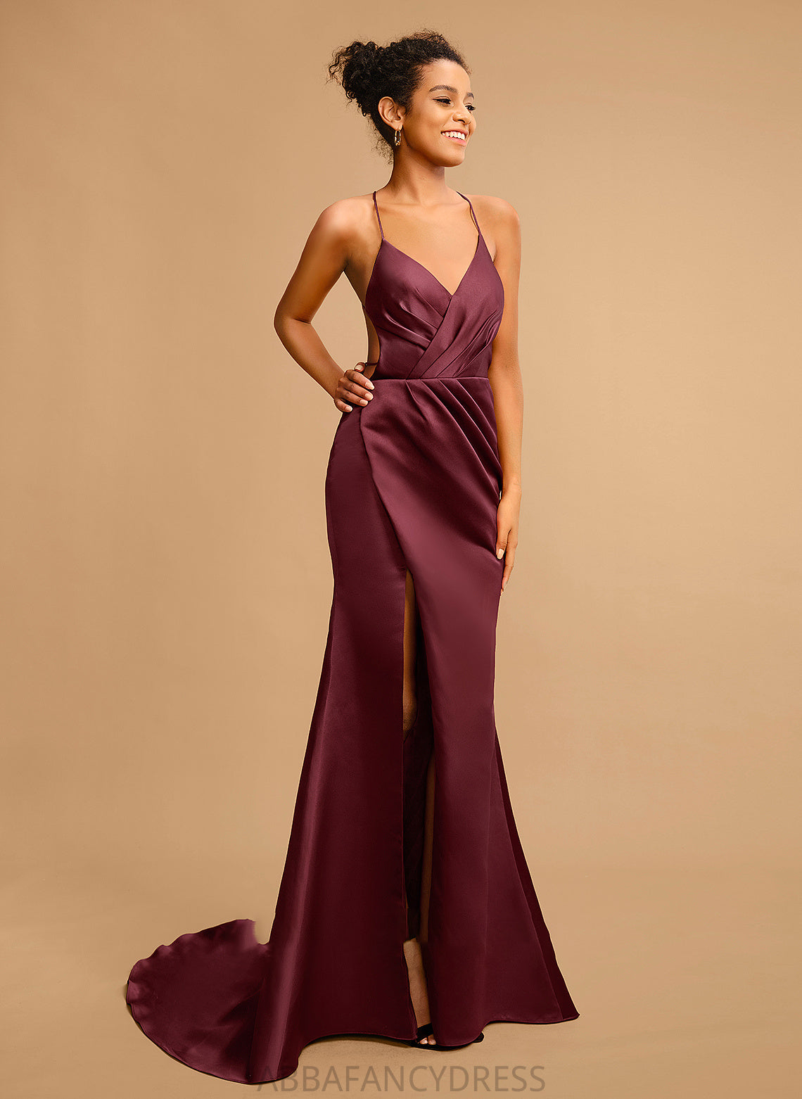 Sweep V-neck Adelyn Sheath/Column Train Prom Dresses Pleated With Satin