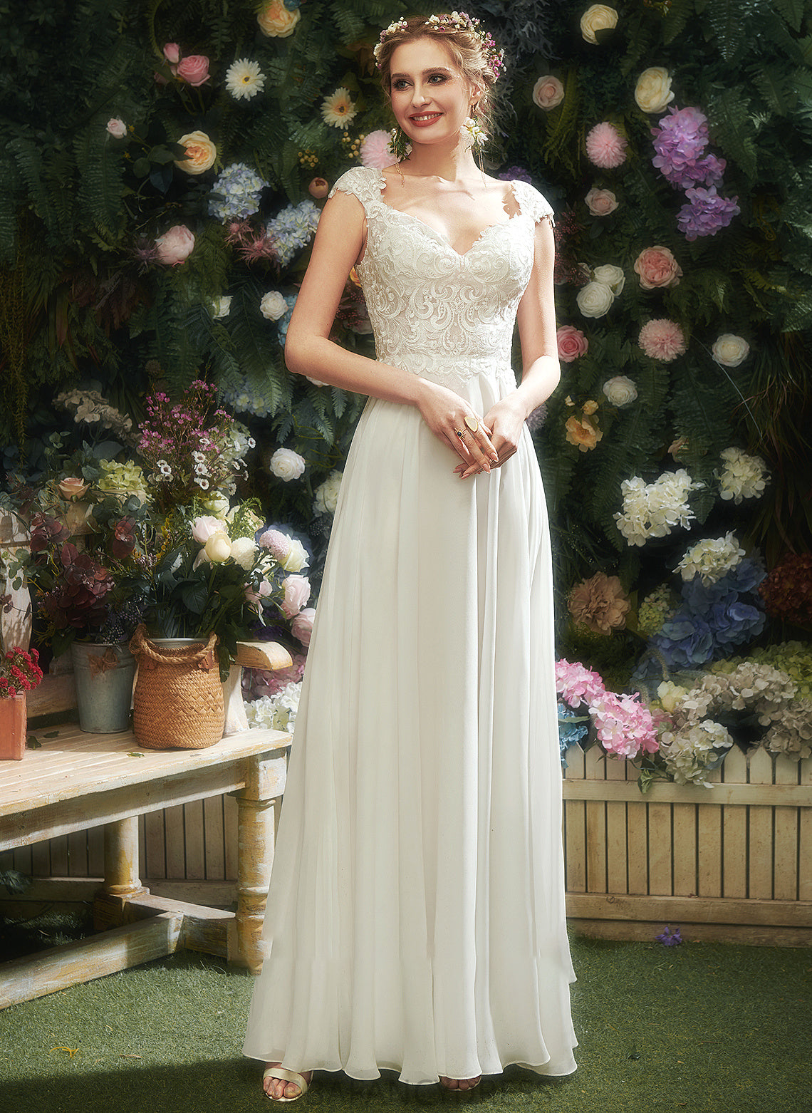 Floor-Length With Iyana Wedding Dress V-neck A-Line Wedding Dresses Lace