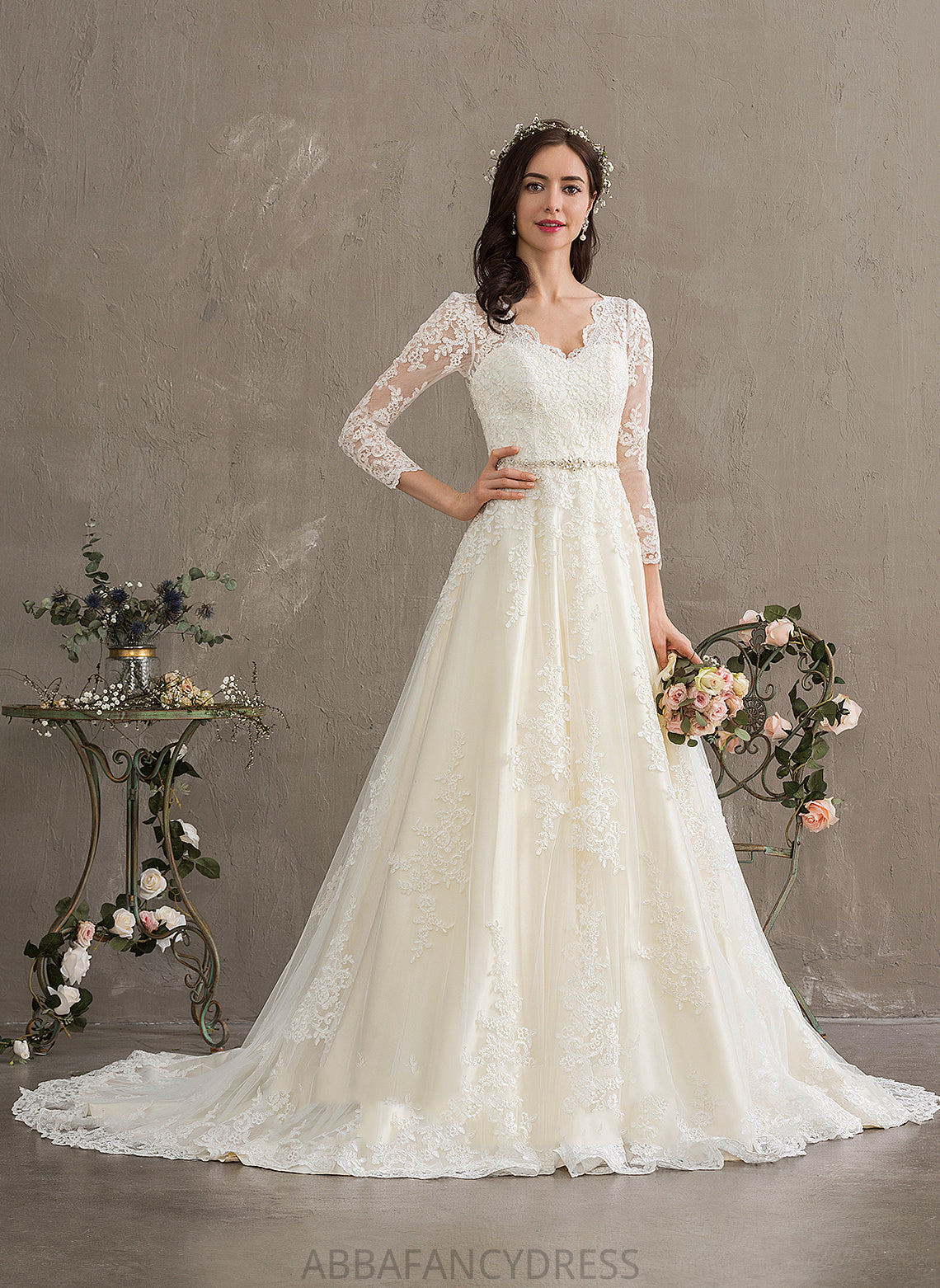 Ball-Gown/Princess Lace V-neck Wedding Dresses Tulle With Beading Chapel Train Kadence Wedding Sequins Dress