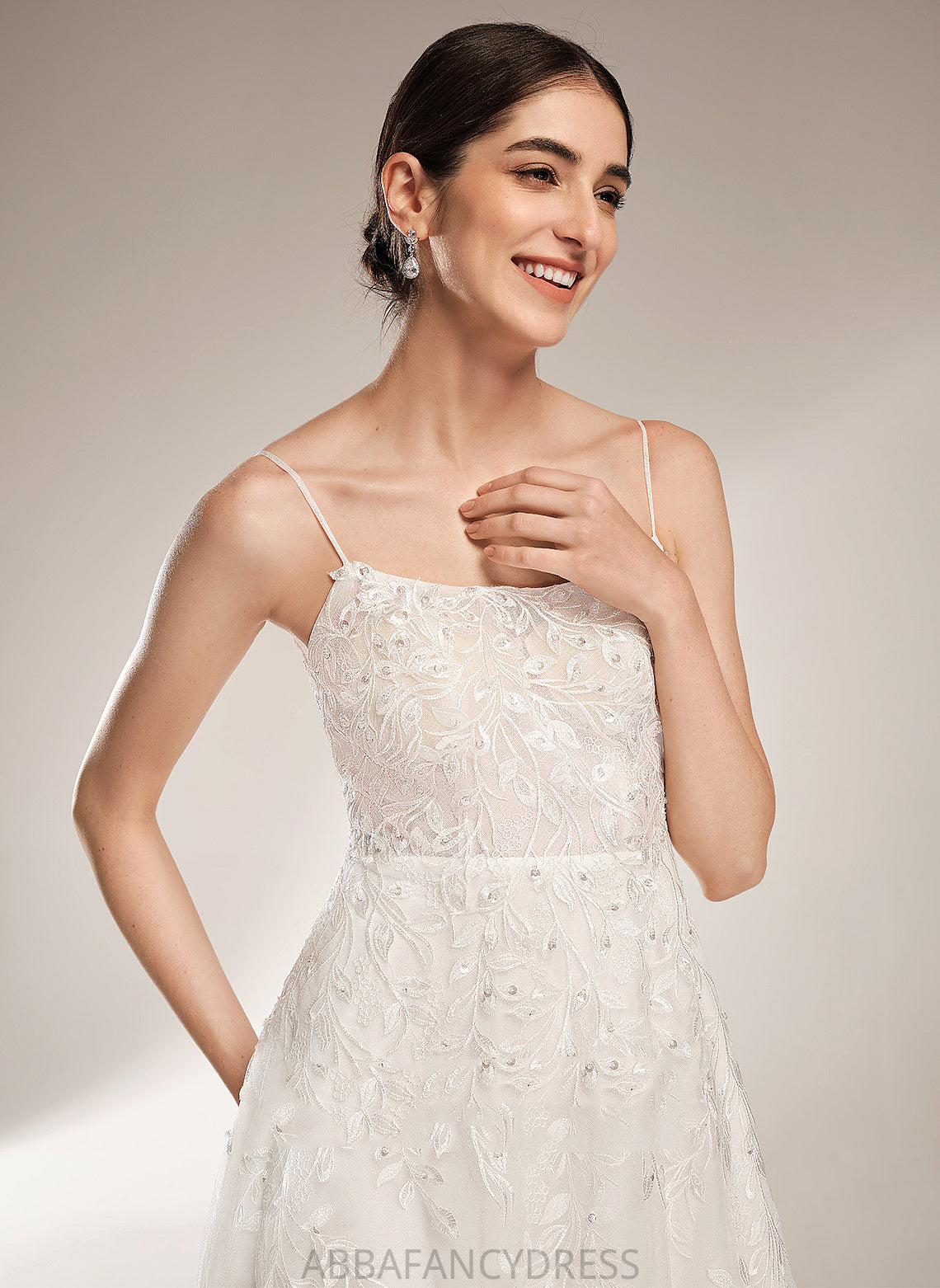 Lace Court Dress Sequins Square Wedding Dresses Michelle Train Neckline Wedding Beading A-Line Tulle With