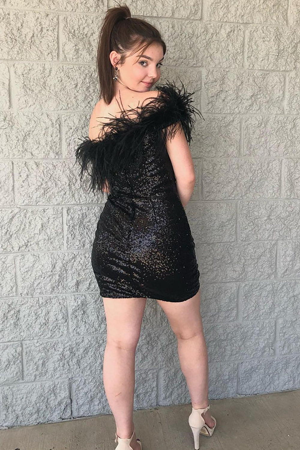 Fashion Black One Shoulder Feather Sequins Short Homecoming Dresses