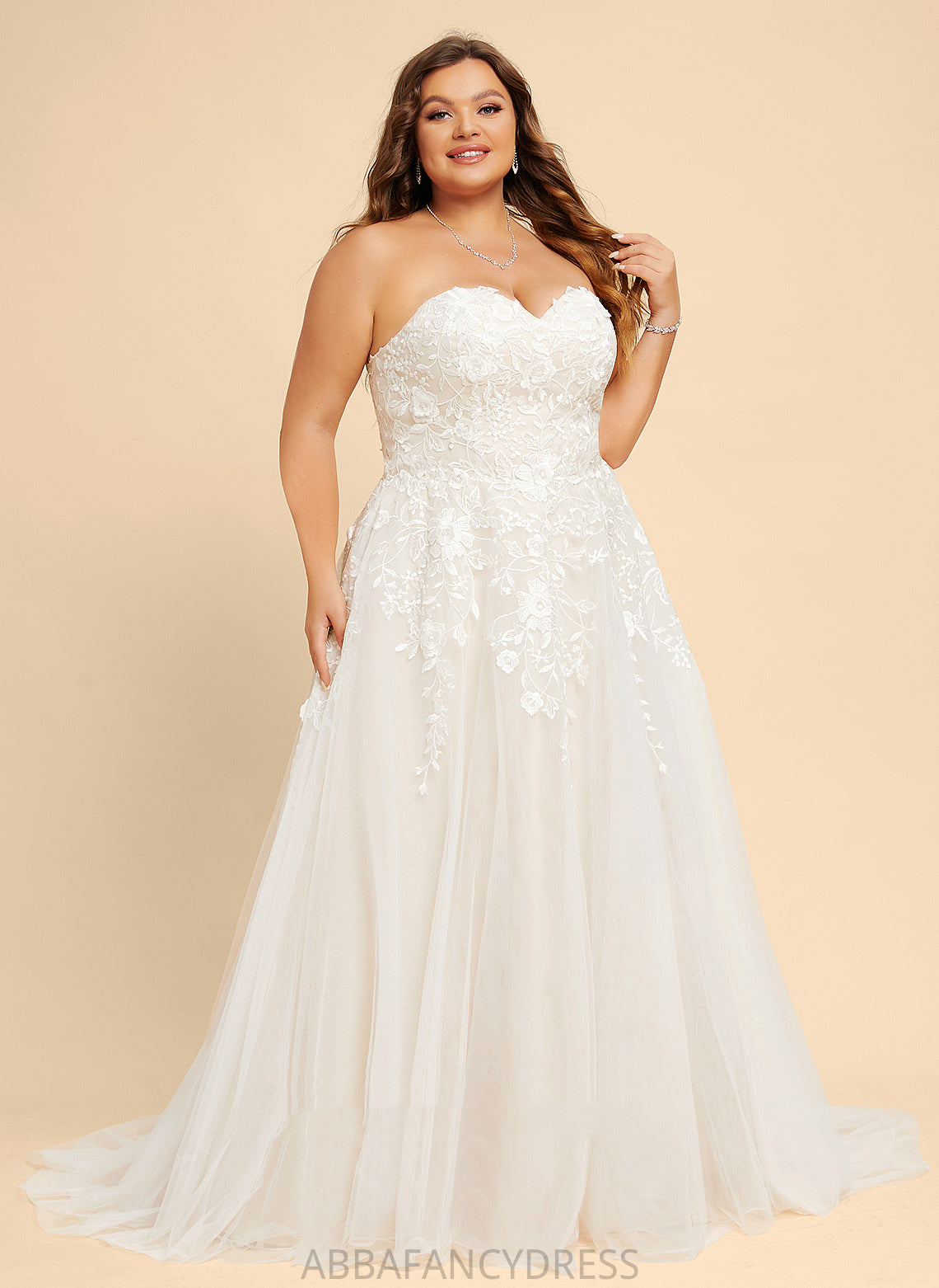 Court Wedding Dresses Sweetheart Train Wedding Ball-Gown/Princess Nathalia Lace Tulle Dress