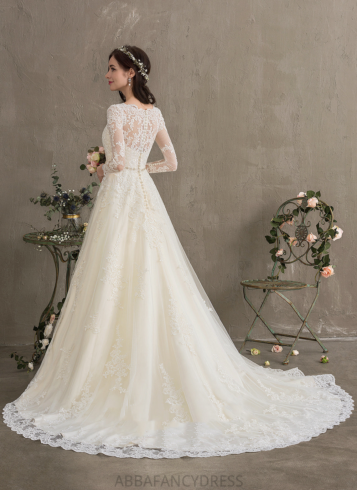 Ball-Gown/Princess Lace V-neck Wedding Dresses Tulle With Beading Chapel Train Kadence Wedding Sequins Dress